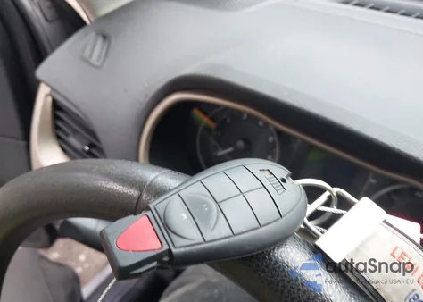 2014 Jeep Cherokee Sport из США, поврежденный, VIN 1C4PJMAB4EW192711